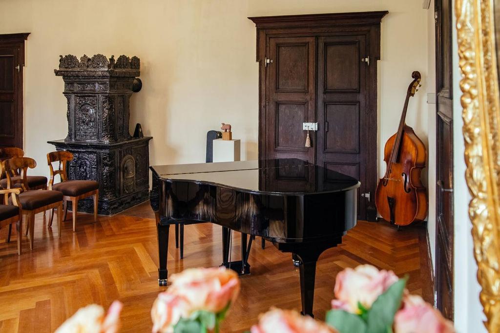 Schlossgut Tunzenberg Mengkofen Buitenkant foto